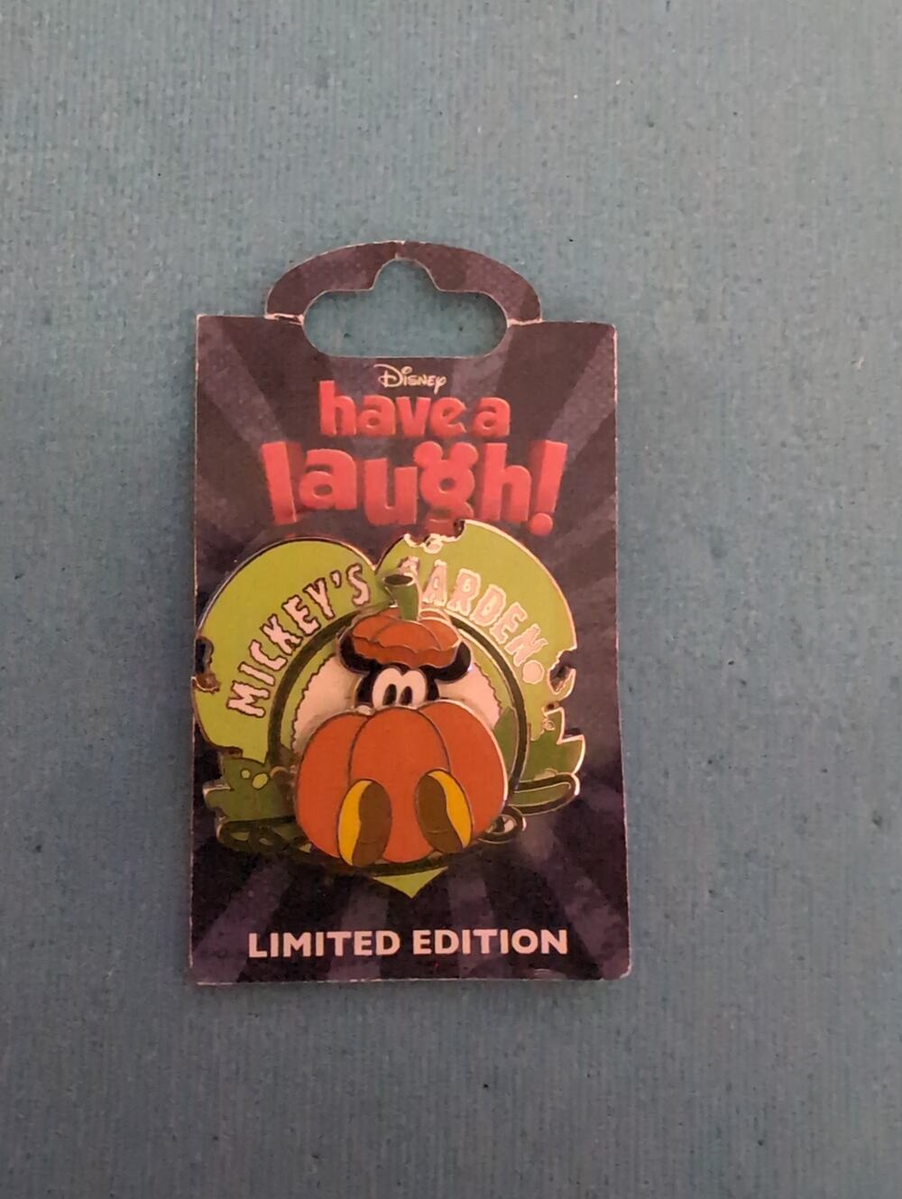 Disney "Have a Laugh!" Mickey's Garden Pumpkin Halloween LE 2000 Disney pin